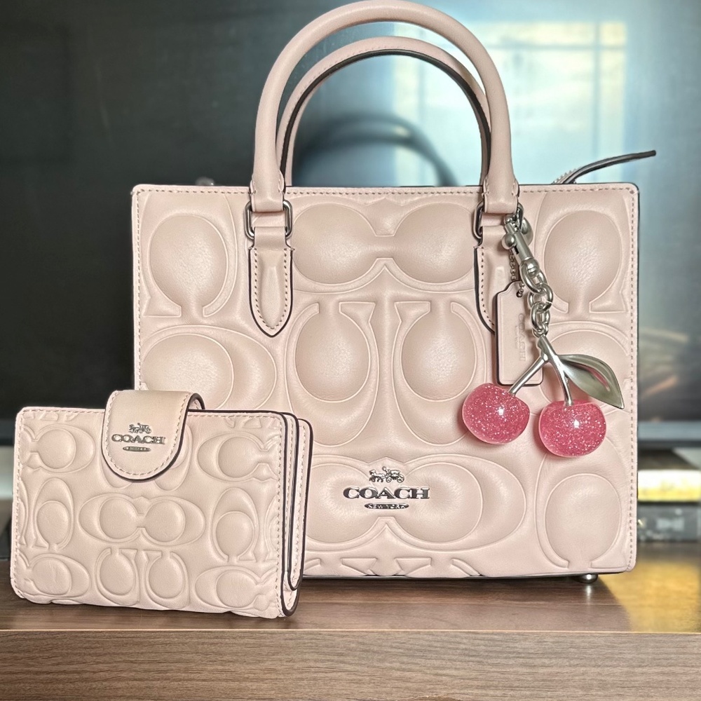 Maggie Small Tote Bag In Signature Leather w/Matching Wallet